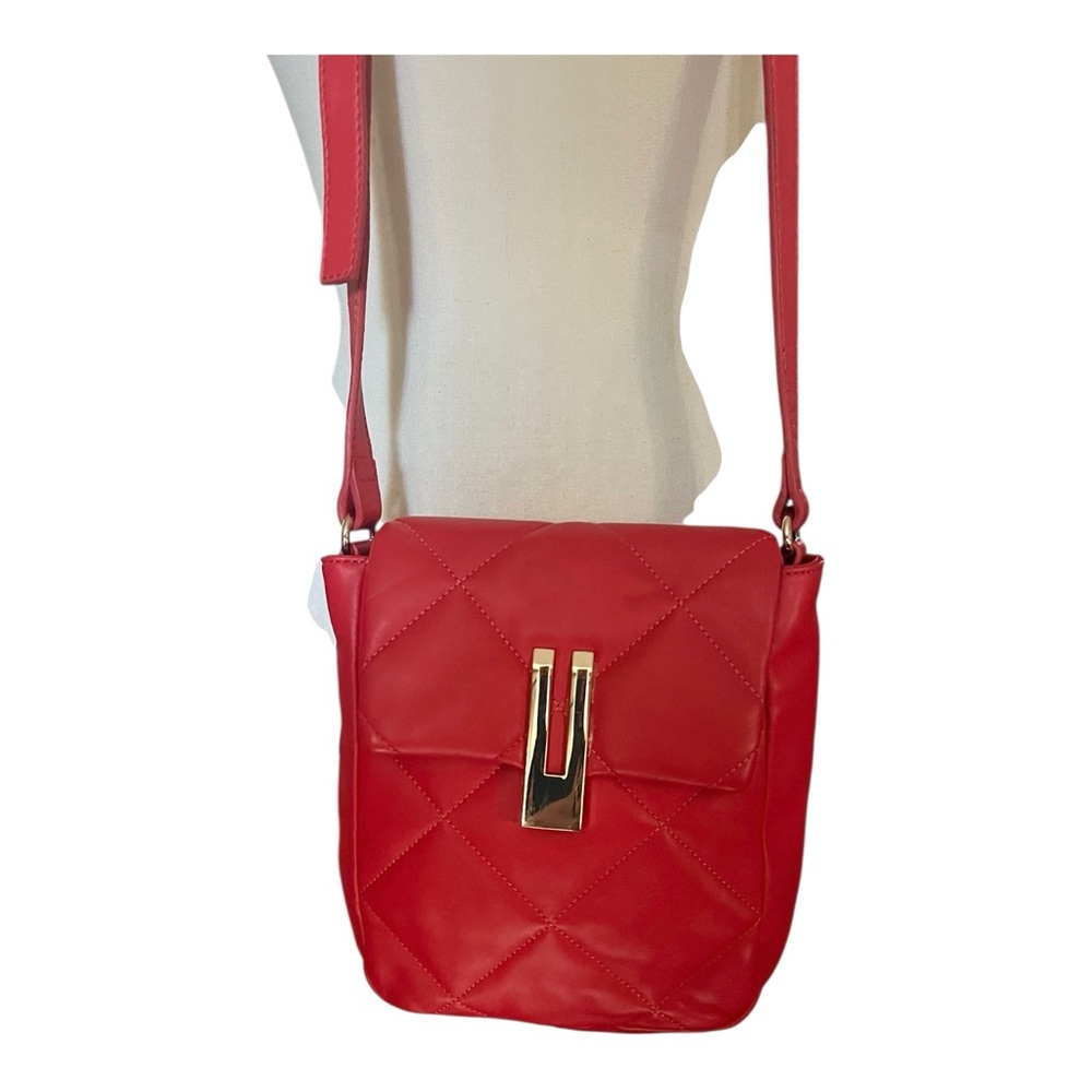 Vince Camuto Doty Red Quilted Leather Crossbody Handbag. - Picture 2 of 9